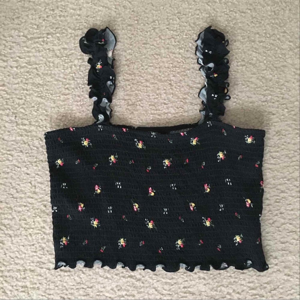 Forever21 Black Ruffled- Sleeve Floral Print Crop Top